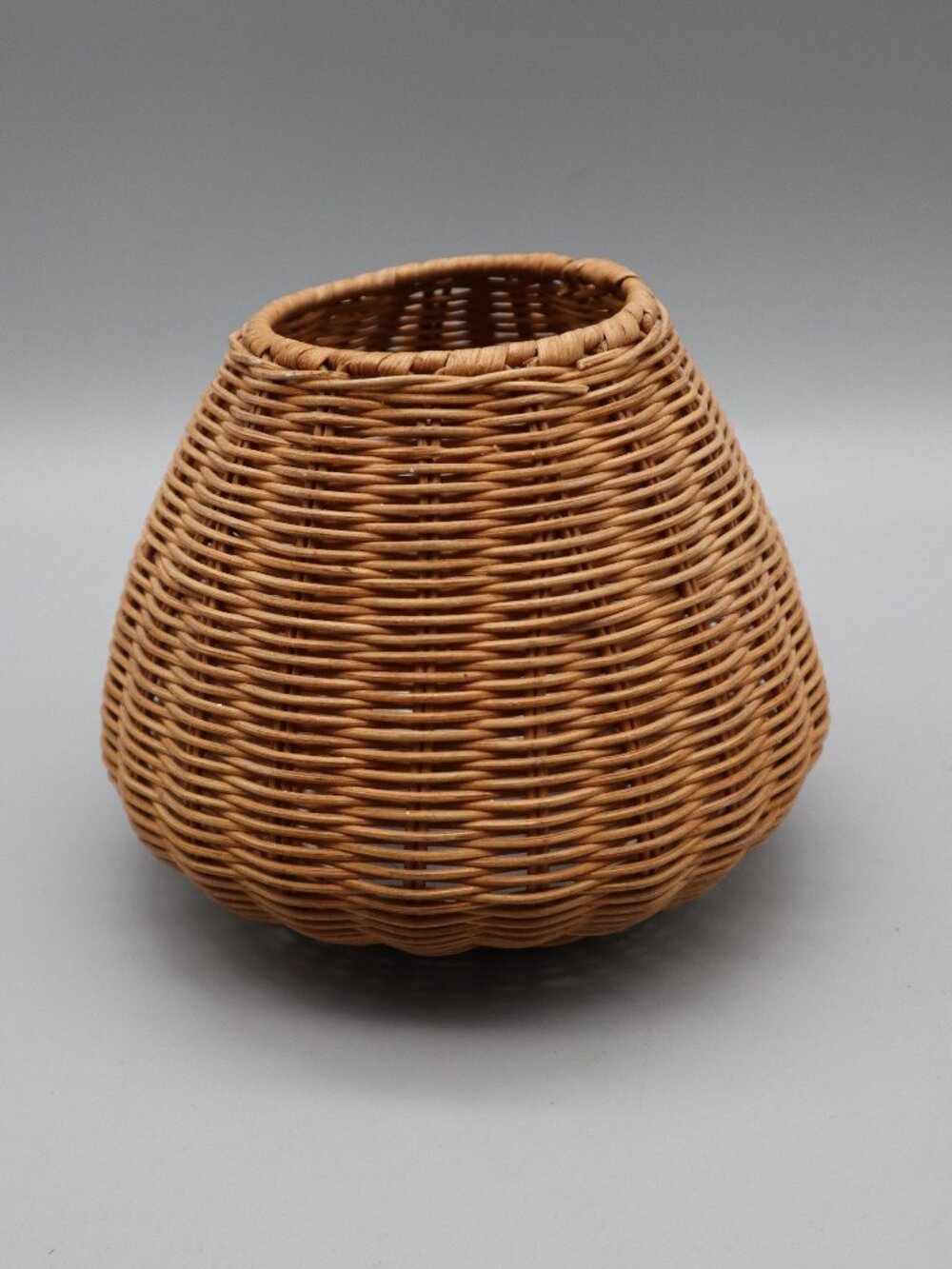 Vtg Small Wicker Lamp Shade Pendant Light Cover Uno Fitting 6"H Boho Cottage
